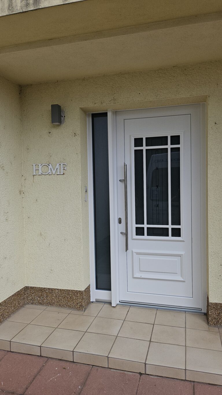 Porte d'entrée PVC à Schwerdorff